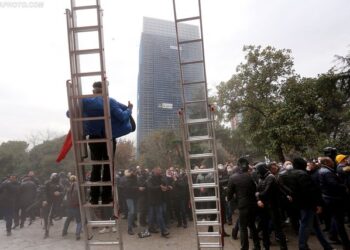 Nga 8 janari i qysqive te grushti para liderëve të BE: Radiografia e luftës së PD