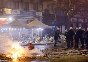 Trazirat pas ndeshjes Francë – Marok, ndërron jetë një 14-vjeçar (VIDEO)