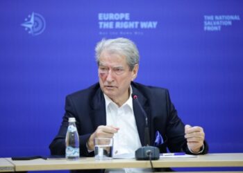 Goditja me grusht, Berisha “zgjeron” skenarin: Agresori tha se zbatoi porosinë e një vëllau mysliman. Porositësi i pafe është Edi Rama,Velu e…!