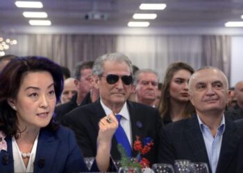 Anti-amerikanizmi dhe ‘kurthi’ që po tentojnë të ngrenë Berisha-Meta me SPAK