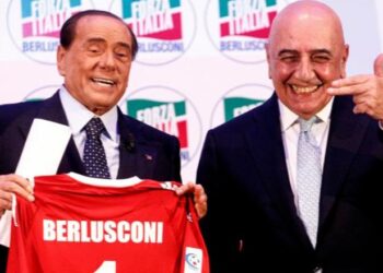 VIDEO/ Berlusconi motivon skuadrën e Monzës: Keni një autobus me prostituta nëse fitoni me Milanin dhe Juventusin