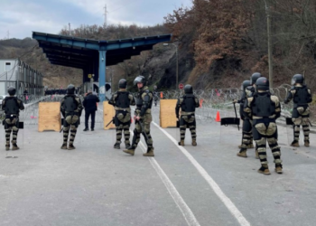 Tensioni në veri të Kosovës/ KFOR: Të gatshëm për të reaguar nëse është e nevojshm