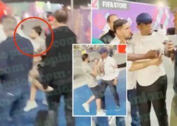 VIDEO / Samuel Eto’o humb toruan. Legjenda kamerunase sulmon dhe shtrin përtokë tifozin