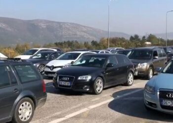 Dyndje drejt shtetit amë/ Festat e fundvitit, fluks i madh në Morinë, 10 mijë persona u futën në Shqipëri gjatë 24 orëve