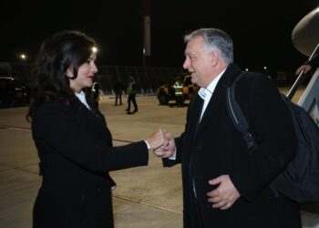 Emrat/ Samiti i BE në Tiranë: Mbërrijnë mysafirët e parë në Rinas
