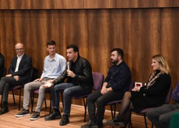Veliaj me të rinjtë e Njësisë 6: Strategjia e opozitës është të mbjellë dyshim, kurse ne i çojmë përpara punët e qytetit me besim