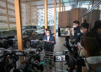 Hongkongu do të rihapë kufirin me pjesën kontinentale të Kinës