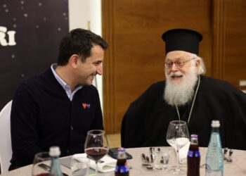 Festat e fundvitit, Veliaj bën bashkë komunitetet e besimit të krishterë dhe katolikë: Koha për të qenë më solidarë; të mos e shohim njëri-tjetrin si kundërshtarë