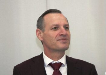 “Tradhtoi” Ilir Metën/ Reagon për herë të parë deputeti Agron Çela, oferta nga PS dhe “xholi” për Shkodrën: Pranova…!