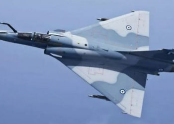 FOTO/ Pilotja që ‘çmendi’ meshkujt, mediat greke: Vajza jonë të cilës “i frikësohen” turqit…