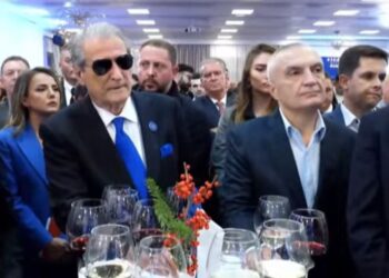 32-vjetori i PD / Meta nuk mungon te festa e Sali Berishës, asnjë ambasador i pranishëm! Flasin figurat e spikatura….