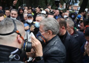 Në zgjedhje të ndarë/ Nga protesta e dhunshme e Berishës dhe katastrofa e 6 marsit deri tek 6 dhjetori, viti i zi i PD