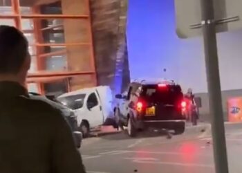 ‘Policët’ me Land Rover përplasin furgonin e mbushur me drogë, dyshohet se janë shqiptarë