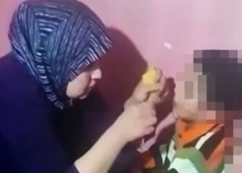 FOTOT/ Arrestohen prindërit monstra, u mbyllnin gojën fëmijëve dhe i digjnin me çakmakë