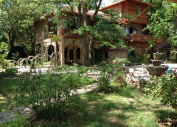 Sekuestrohet restoranti i njohur në Lezhë, “Diella” s’kishte lejë ndërtimi dhe ishte ngritur mbi një zonë të mbrojtur