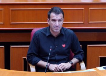 Veliaj uron Krishtlindjet: E paçi zemrën dhe familjen gjithnjë të mbushur me shumë dashuri
