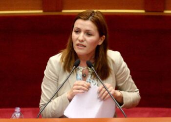 Deputeti më i vështirë për t’u menaxhuar në seancë, flet nënkryetarja Felaj