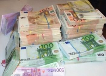 Arrestohet një shqiptar dhe zviceran, sekuestrohen 240 kg marijuanë bashkë me dy milionë dollarë falsë