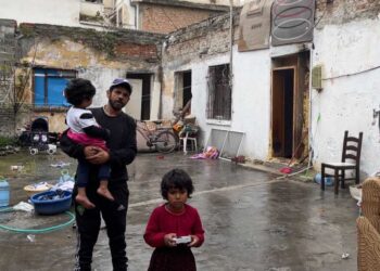 Skamje dhe diskriminim, familje rome me 5 anëtarë në Durrës lutet për një strehë
