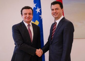 Basha i del në mbrojtje Albin Kurtit: Gjuha e urrejtjes ndaj kryeministrit të Kosovës nga presidenti i Serbisë është e papranueshme
