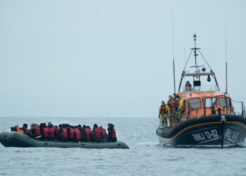 Arrestohet polici kufitar në Angli, ishte vetë emigrant i paligjshëm