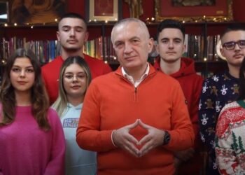 Viti i ri 2023/ Meta me gjimnazistët: Gëzuar Vitin e Ndryshimit