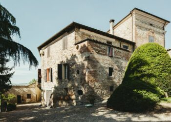 Kështjella përrallore shitet me çmim “okazion”, por është e mbushur me histori të frikshme