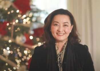 Ambasadorja Kim uron shqiptarët për Vitin e Ri: Një vit i jashtëzakonshëm me plot ngjarje