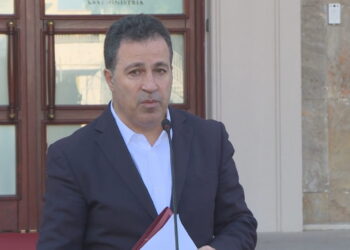 Peleshi: Ndërpresim kontratën me Italinë për mirëmbajtjen e helikopterëve