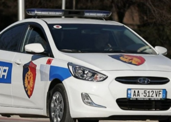 Sherr mes policëve për një vajzë në Elbasan, 2 të pezulluar nga puna