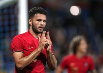 VIDEO/ Portugalia ndëshkon Zvicrën, kalon në avantazh pas 17 minutave lojë: Shënon sulmuesi që la në stol Ronaldon
