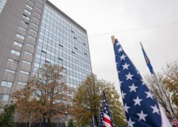 Tensionet/ Kosovën e vizitojnë sot dy zyrtarë të lartë të DASH, priten takime me udhëheqësit politikë