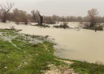 Moti i keq/ Bllokohet rruga në Kurvelesh, situatë kritike nga reshjet në Tepelenë