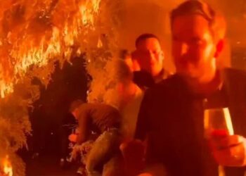 VIDEO/ Tmerr në mes të kryeqytetit, restoranti kthehet në “ferr”, njerëzit vrapojnë mes flakëve