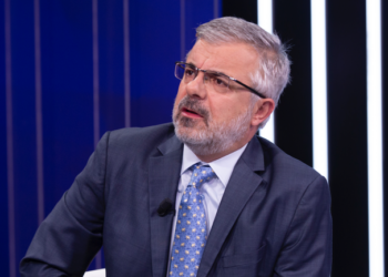 Ish-këshilltari i Berishës: Në PD të gjithë luftojnë për pushtet, më e mira është që secili të bëjë partinë e vet