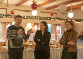 FOTOT/ Dilemat e Tabakut: Në drekë me Berishën me pamje serioze, në darkë me Alibeajn, e qeshur!