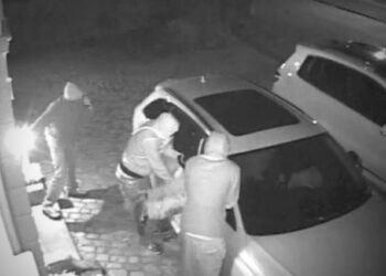 Si një roje parkingu mund të ndalë një vjedhje apo dhe një vrasje?! Makina luksoze u grabit në Tiranë, ‘porositësi’ i kërkoi takim në Laç