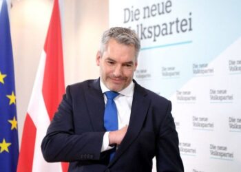 Kancelari austriak, Karl Nehammer kundështon hyrjen e Bullgarisë dhe Rumanisë në Shengen: Është një dështim