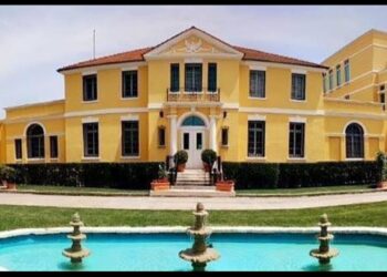 Ambasada e SHBA-ve uron shqiptarët për vitin e ri: Qoftë i begatë! 2022-shi do të mbahet mend gjatë