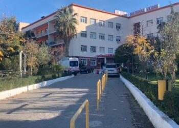Vlorë/ 4 të dëmtuar nga fishekzjarret në spital, mjekja: Situata nuk është problematike