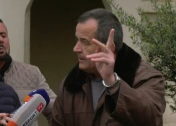 Kërcënoi me jetë djalin e kryeministrit/ Arrestohet 61-vjeçari në Tiranë, gjykata e lë në ‘arrest shtëpie’