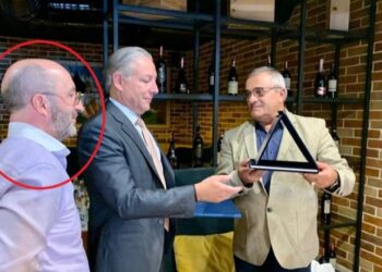 Dosja e zyrtarit të FBI/ Kush është ‘Personi A’, biznesmeni shqiptaro-amerikan që ishte badigard i Azem Hajdarit dhe Sali Berishës