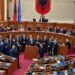 Zaptuan foltoren dhe prishën seancën, PS: Të përjashtohen me 10 ditë Berisha dhe 4 deputetët e tij