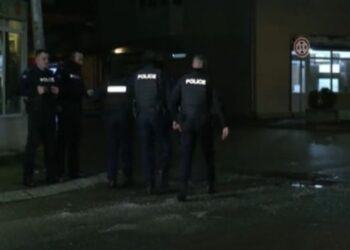 Sërish tensione në veri të Kosovës, të shtëna me armë zjarri drejt makinës së policisë