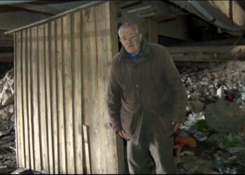 Mbi 100 ditë poshtë urës në Lezhë/ Ish-i burgosuri politik i braktisur: Nuk kam marrë shpërblim për burgun. Jam hallexhi