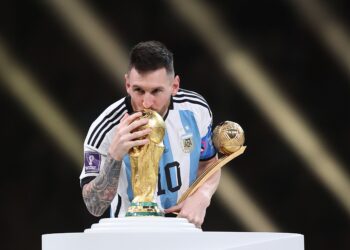 10 futbollistët e vitit 2022/ Messi shpallet lojtari më i mirë, Ronaldo mbetet jashtë renditjes