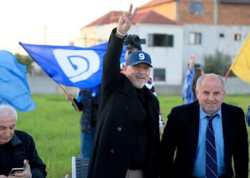 Mori mandatin e Alfred Rrushajt, Petrit Doda regjistrohet si i pavarur në Kuvend: Vendimin e kam konsultuar me Princ Lekën
