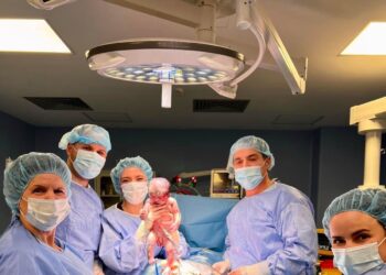 Mirësevini në jetë Promisa dhe Orjol! Fëmija i parë në Shqipëri për vitin 2023 është vajzë