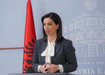 Moti i keq në Shkodër/ Kushi: 43 shkolla fillojnë nesër normalisht mësimin, në 13 ende i pezulluar procesi