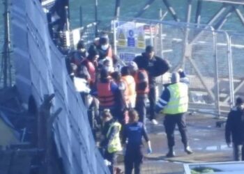 Emigrantët nisin 2023 “me këmbë të mbarë”/ Mbërrijnë në Britani me gomone 44 prej tyre